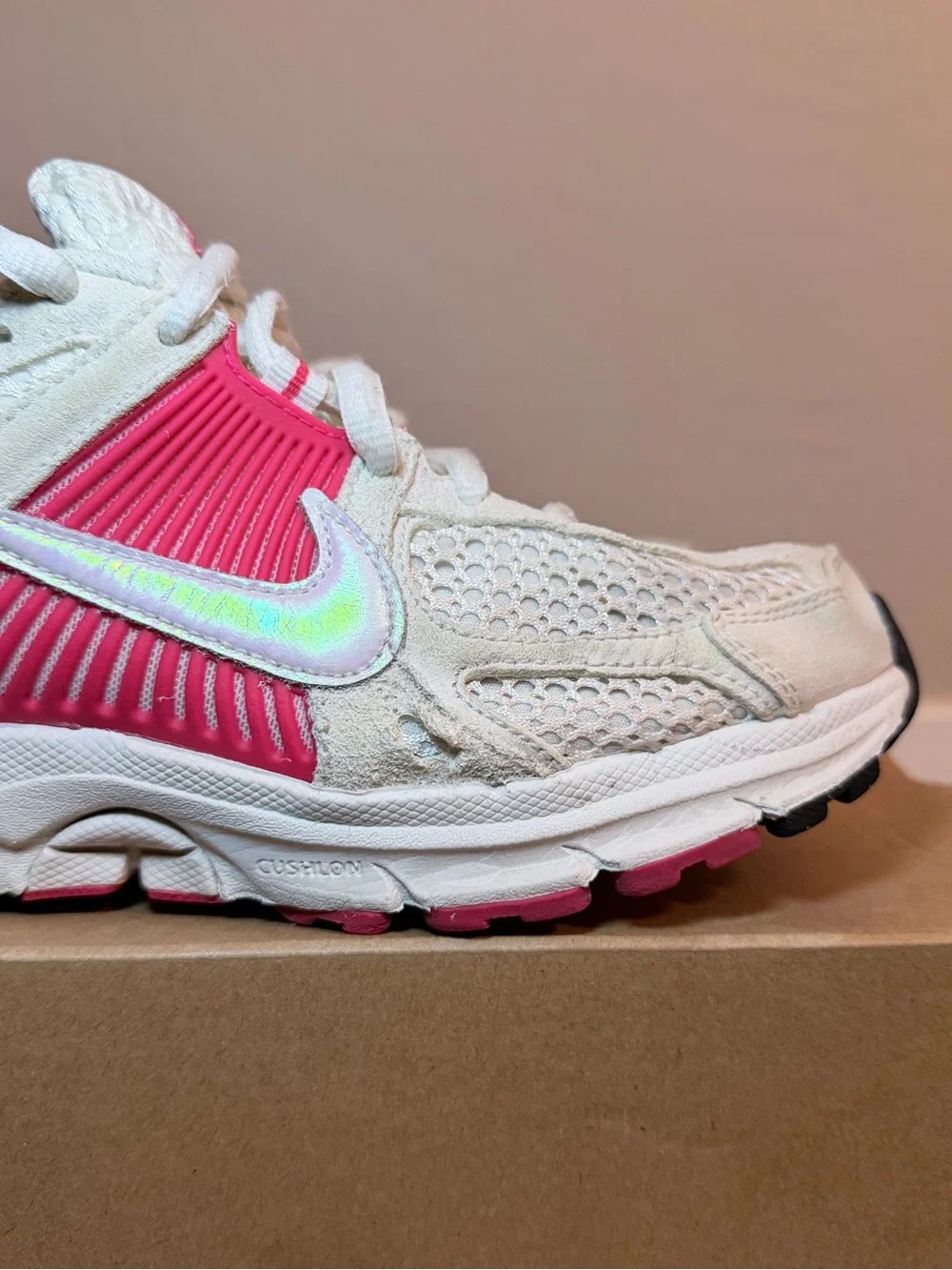 Nike Air Zoom Vomero 5 'Sail Siren Red’ size 8